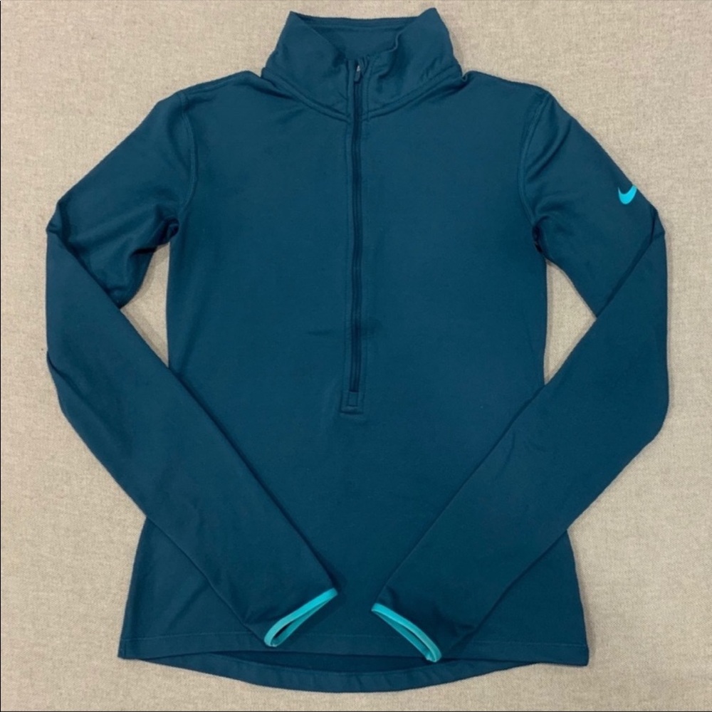 Nike pullover top